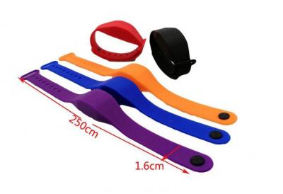 Silicone separation bracelet